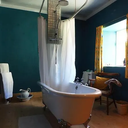 Дом отдыха Shannon View 3 Bed Farm House With Private Parking *