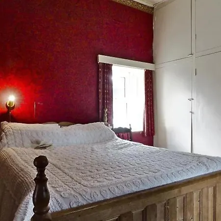 Дом отдыха Shannon View 3 Bed Farm House With Private Parking Labasheeda