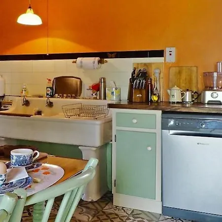 Дом отдыха Shannon View 3 Bed Farm House With Private Parking Labasheeda